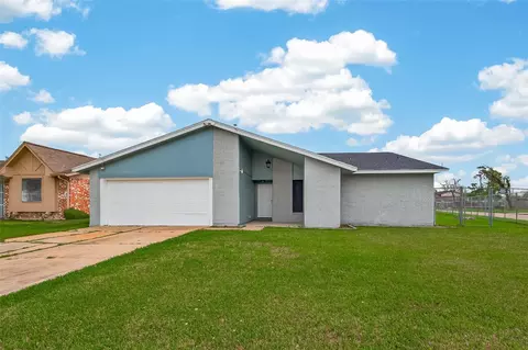 635 Coolwood Dr, Houston, TX 77013