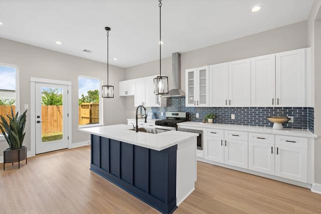 5817 Highland Sun Ln, Houston, TX 77091