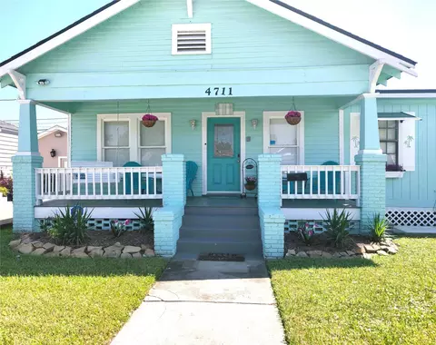 4711 Avenue S, Galveston, TX 77551