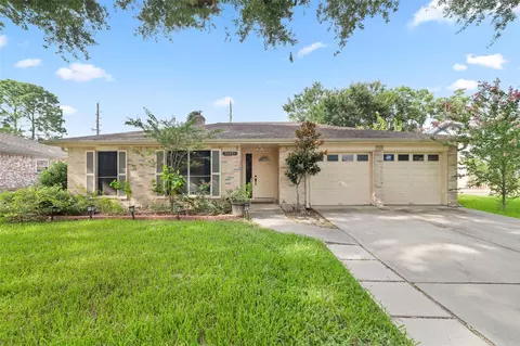 11415 Brook Meadows Ln, Stafford, TX 77477