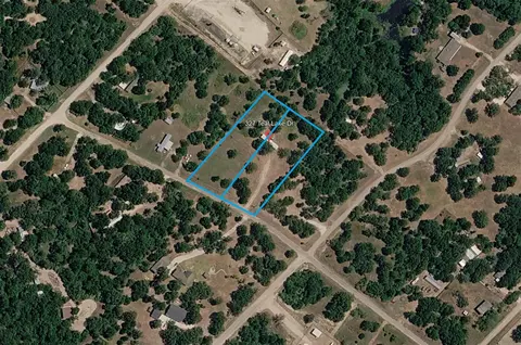 327 Teal Lake Dr, Caldwell, TX 77836