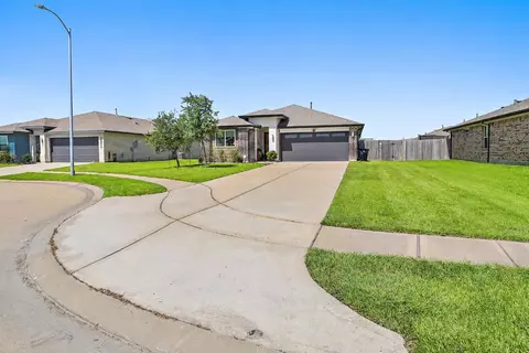 407 Turtle Oak Ln, Baytown, TX 77523