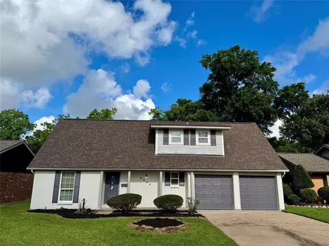 2906 Blueberry Ln, Pasadena, TX 77502