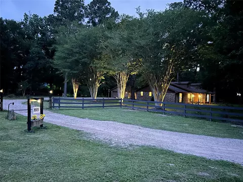 9905 Kleppel Rd, Tomball, TX 77375