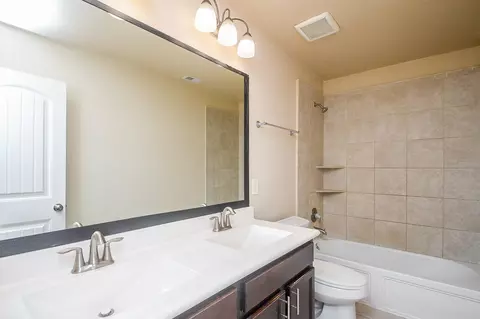 Bath - 3738 Ember Falls Ln, Katy, TX 77449 photo 4 of 5