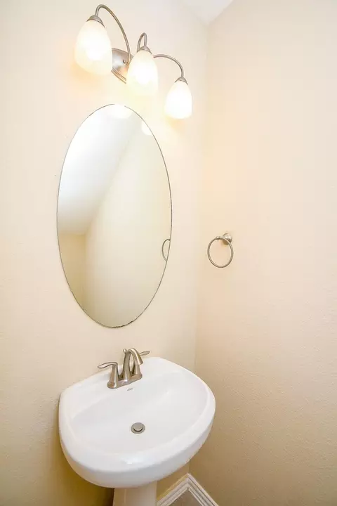 Bath - 3738 Ember Falls Ln, Katy, TX 77449 photo 1 of 5
