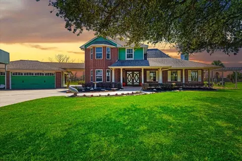2203 Lomax Dr, La Porte, TX 77571