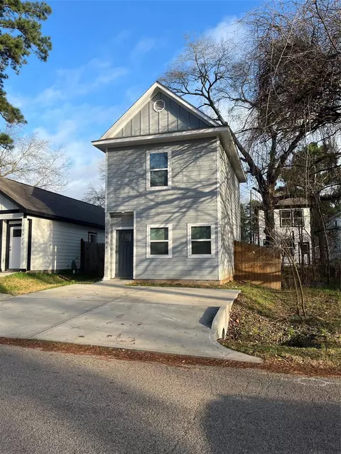 10978 Maywood St, Willis, TX 77318