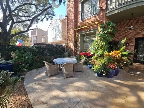 4716 Post Oak Timber Dr, Houston, TX 77056
