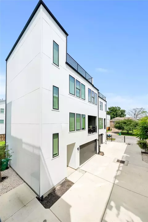 3010 Delano St, Houston, TX 77004