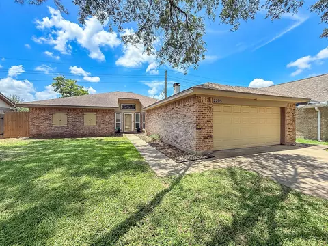 2205 Georgetown St, Katy, TX 77493