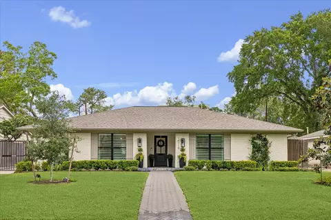 14118 Saint Marys Ln, Houston, TX 77079