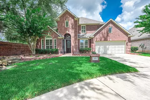 203 Bay Bridge Dr, Sugar Land, TX 77478