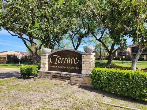 10555 Turtlewood Ct #2301, Houston, TX 77072