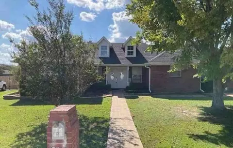 2709 Silver Spring Trl, Mount Pleasant, TX 75455