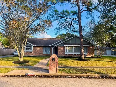 1203 Middlecreek St, Friendswood, TX 77546