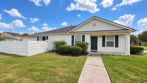 19547 Fletcher Way Dr, Houston, TX 77073
