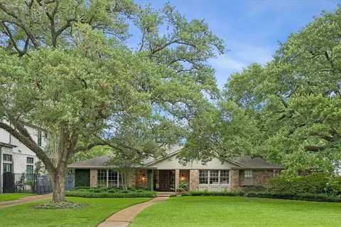 5744 Shady River Dr, Houston, TX 77057