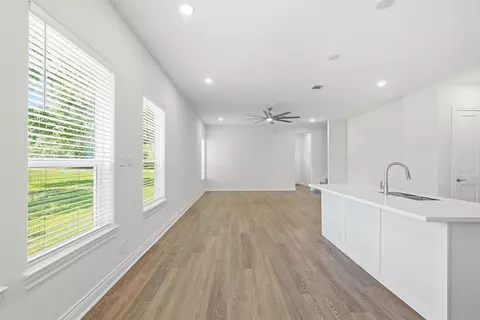 Living - 26652 White Pine Dr, Hempstead, TX 77445 photo 3 of 4