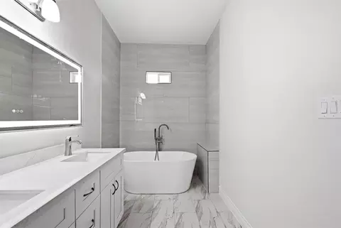 Bath - 26652 White Pine Dr, Hempstead, TX 77445 photo 2 of 5