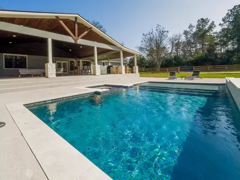 8472 Grand Lake Estates Dr, Montgomery, TX 77316