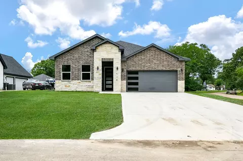 714 Autumn Ln, Livingston, TX 77351