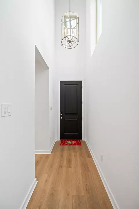 Entry Way - 315 Eileen Dr, Rosenberg, TX 77471 photo 1 of 11