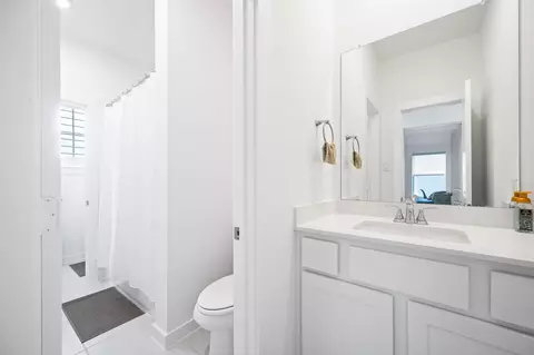 Bath - 315 Eileen Dr, Rosenberg, TX 77471 photo 5 of 6