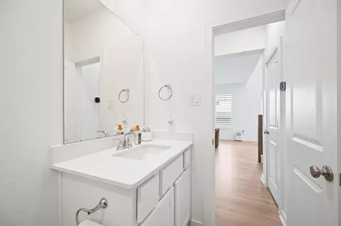 Bath - 315 Eileen Dr, Rosenberg, TX 77471 photo 2 of 6