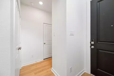 Entry Way - 315 Eileen Dr, Rosenberg, TX 77471 photo 2 of 11
