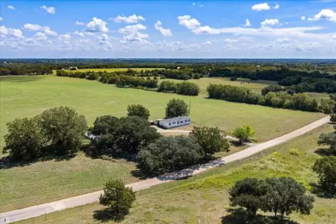 4852 Skull Creek Rd, Fayetteville, TX 78940