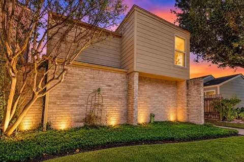 1919 Wilcrest Dr, Houston, TX 77042