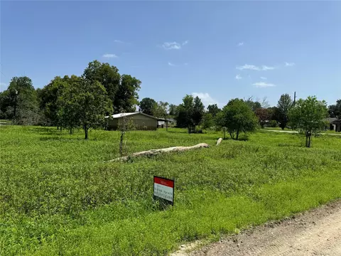 000 White Oak Dr, Trinity, TX 75862