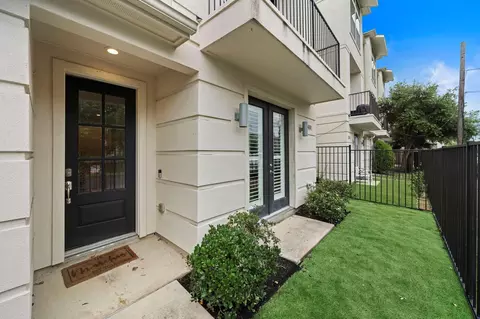2509 Garrow St #B, Houston, TX 77003