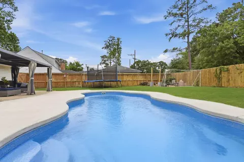 Exterior - 28815 Enchanted Dr, Shenandoah, TX 77381 photo 3 of 10
