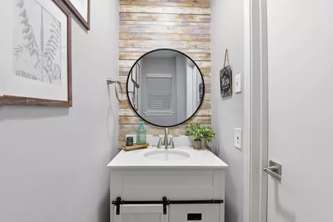 Bath - 28815 Enchanted Dr, Shenandoah, TX 77381 photo 3 of 4