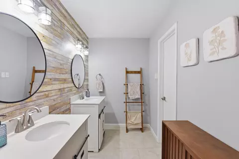 Bath - 28815 Enchanted Dr, Shenandoah, TX 77381 photo 4 of 4
