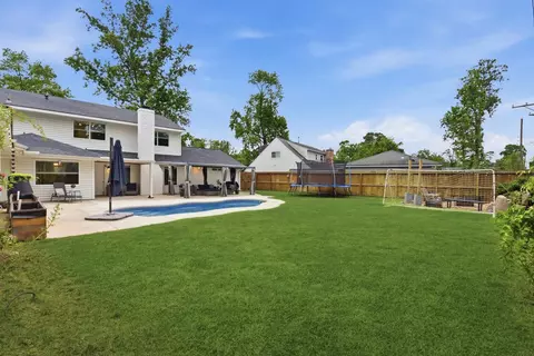 Exterior - 28815 Enchanted Dr, Shenandoah, TX 77381 photo 6 of 10