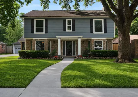 12019 Sugar Springs Dr, Houston, TX 77077