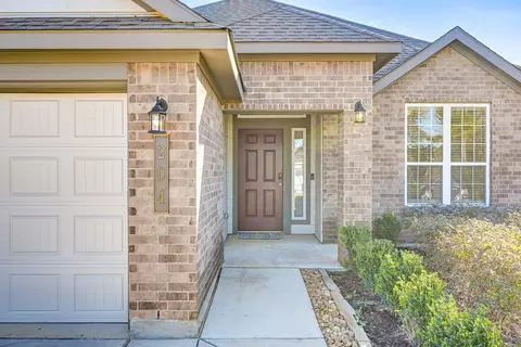 Exterior - 204 Shoreview Dr, Conroe, TX 77303 photo 5 of 7
