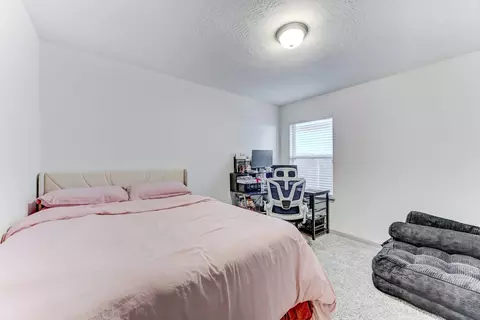 Bedroom - 204 Shoreview Dr, Conroe, TX 77303 photo 7 of 8