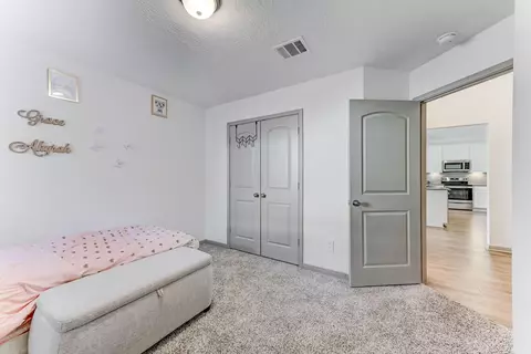Bedroom - 204 Shoreview Dr, Conroe, TX 77303 photo 6 of 8