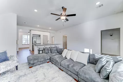 Living - 204 Shoreview Dr, Conroe, TX 77303 photo 3 of 4