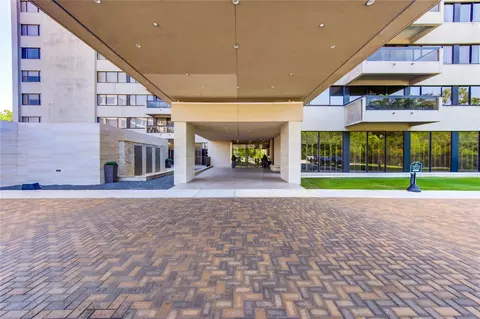 49 Briar Hollow Ln #101, Houston, TX 77027
