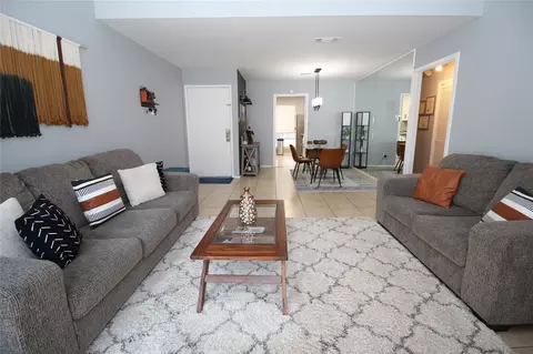 9707 Richmond Ave #104, Houston, TX 77042