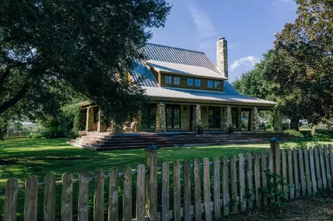 4083 Glaeser Rd, Bellville, TX 77418