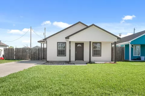 3003 Florida St, Dickinson, TX 77539
