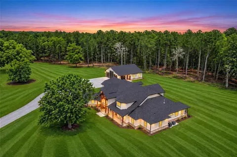 41 Pausel Rd, New Waverly, TX 77358