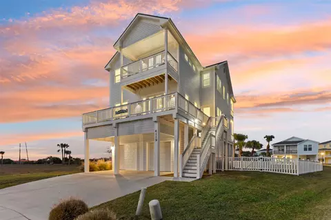 4119 Royal Tern Ln, Galveston, TX 77554