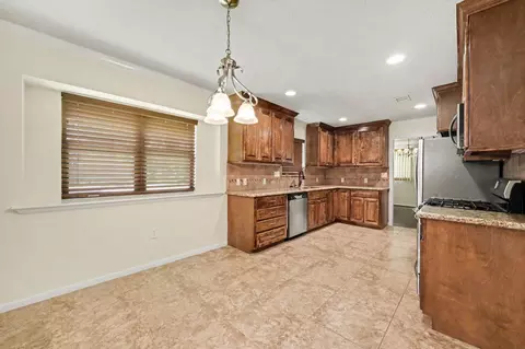 Kitchen - 26222 Oakhurst Dr, Spring, TX 77386 photo 4 of 4